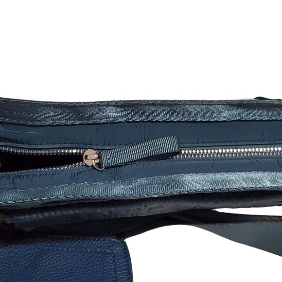 NWT Tommy Bahama Mini Mighty Quilted Crossbody Bag Seatbelt Adjustable Strap - Picture 5 of 8